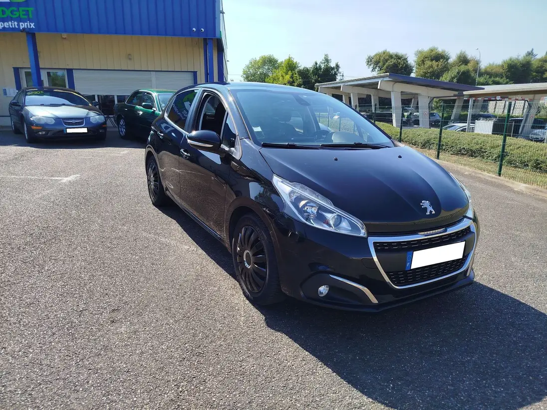 PEUGEOT 208 1.2 VTI ALLURE 82 CHX, GPS, Clim, CARPLAY, radar de recul, Régulateur de vitesses, Vitres électriques, Fermeture centralisée, Rétroviseurs électriques, toit panoramique, aide au stationnement - photo 2