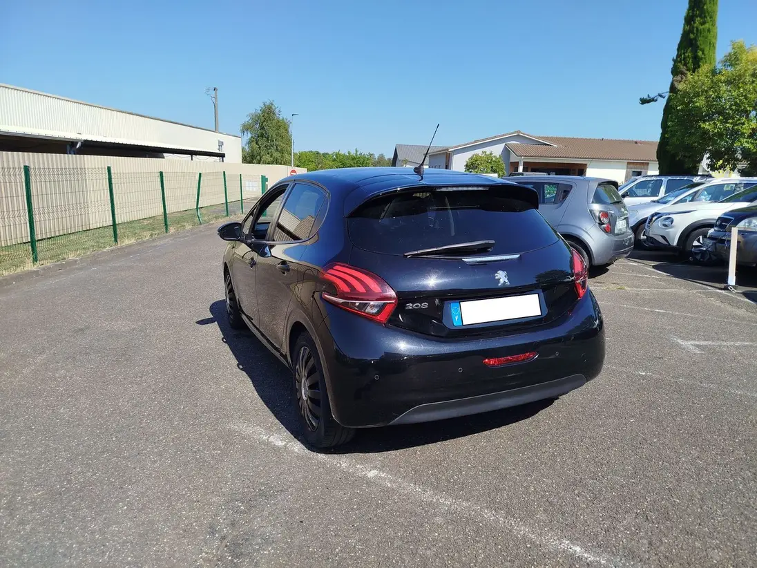 PEUGEOT 208 1.2 VTI ALLURE 82 CHX, GPS, Clim, CARPLAY, radar de recul, Régulateur de vitesses, Vitres électriques, Fermeture centralisée, Rétroviseurs électriques, toit panoramique, aide au stationnement - photo 5
