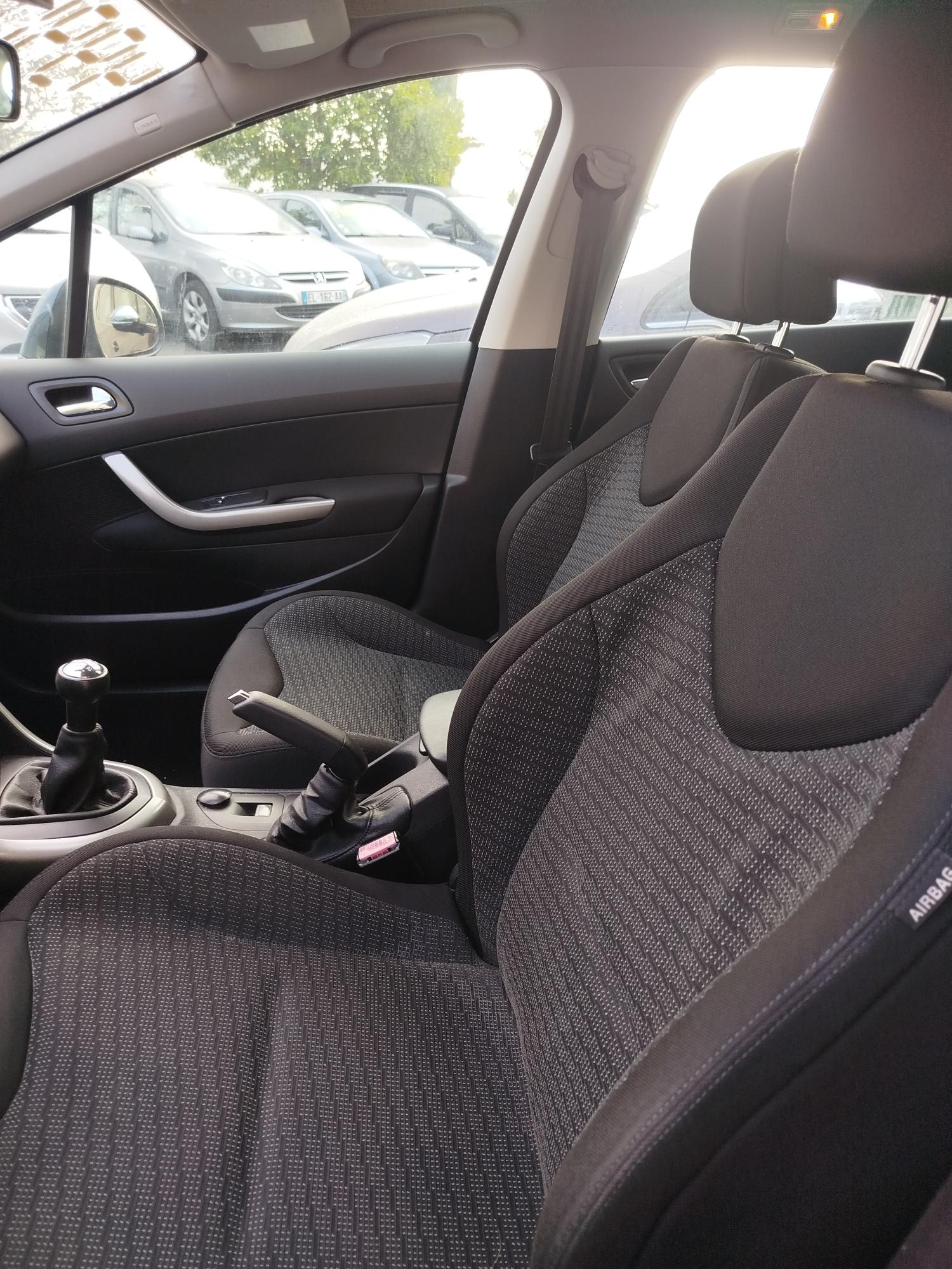 PEUGEOT 308 SW 1.6 HDI PREMIUM 90CHX ,7 PLACES, CLIM, VITRES ET RÉTROS ÉLECTRIQUES, RÉGULATEUR DE VITESSE, RADAR DE RECUL, TOIT PANORAMIQUE, JANTES ALU, REPRISE POSS ,GARANTIE 3 MOIS - photo 3