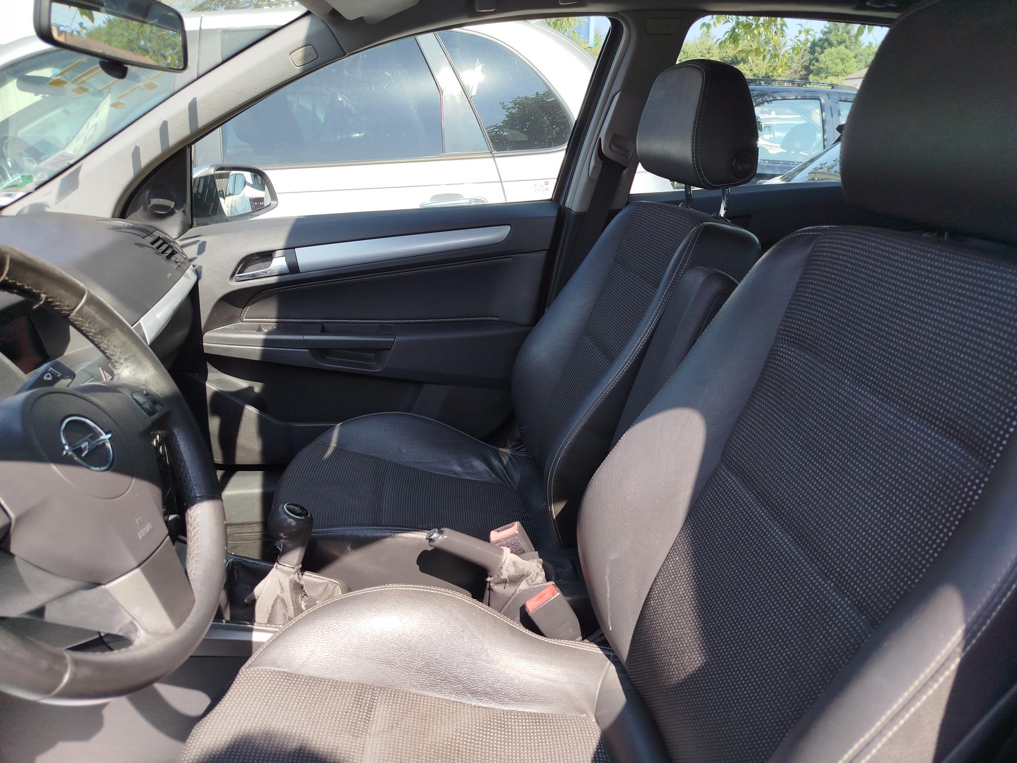  OPEL ASTRA 1.8i 125 CHX VITRES ET RETROS ELECTRIQUES, RADIO CD + COMMANDE AU VOLANT, JANTES ALU, REPRISE POSS ,GARANTIE 3 MOIS - photo 3