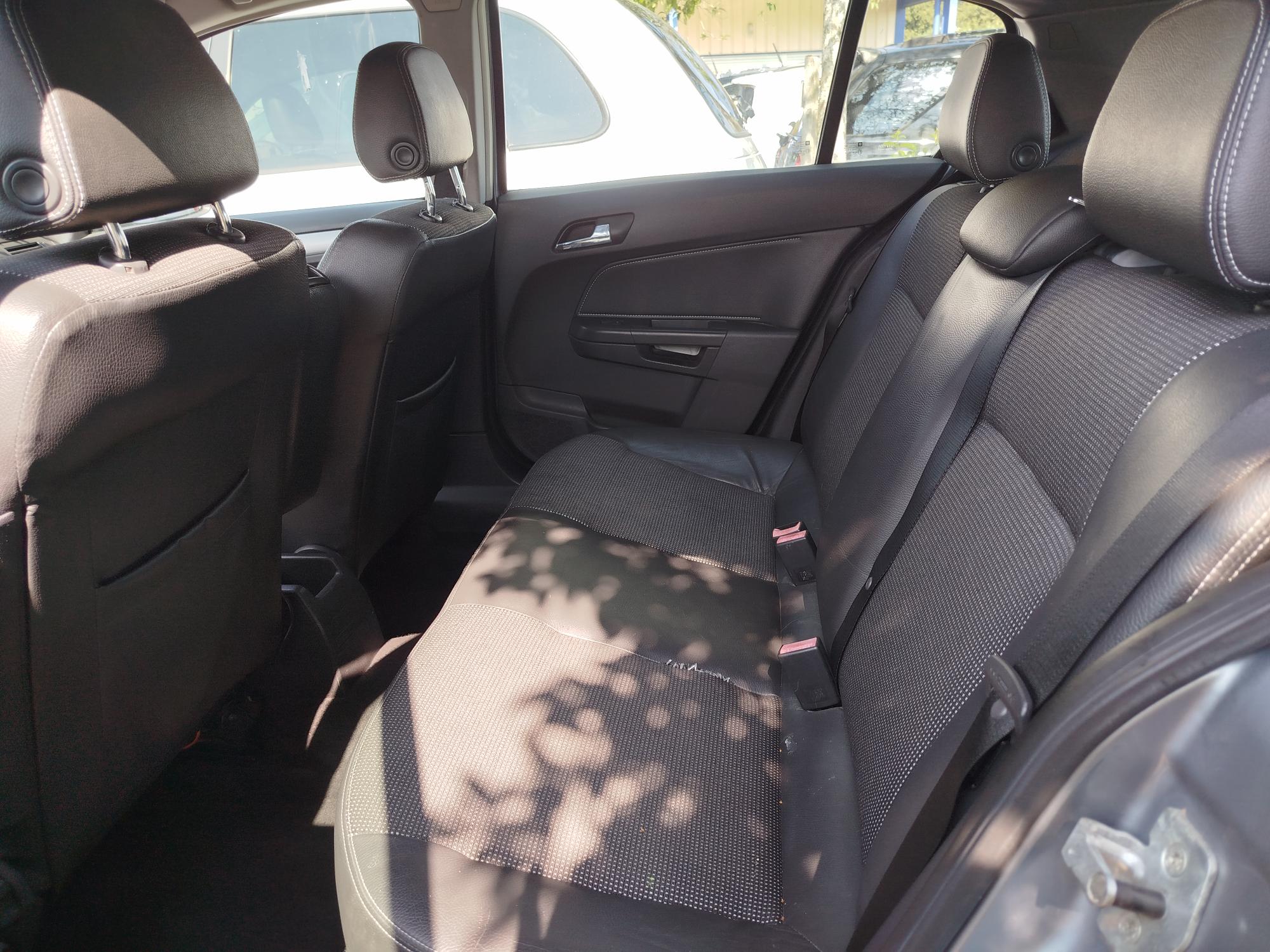  OPEL ASTRA 1.8i 125 CHX VITRES ET RETROS ELECTRIQUES, RADIO CD + COMMANDE AU VOLANT, JANTES ALU, REPRISE POSS ,GARANTIE 3 MOIS - photo 4
