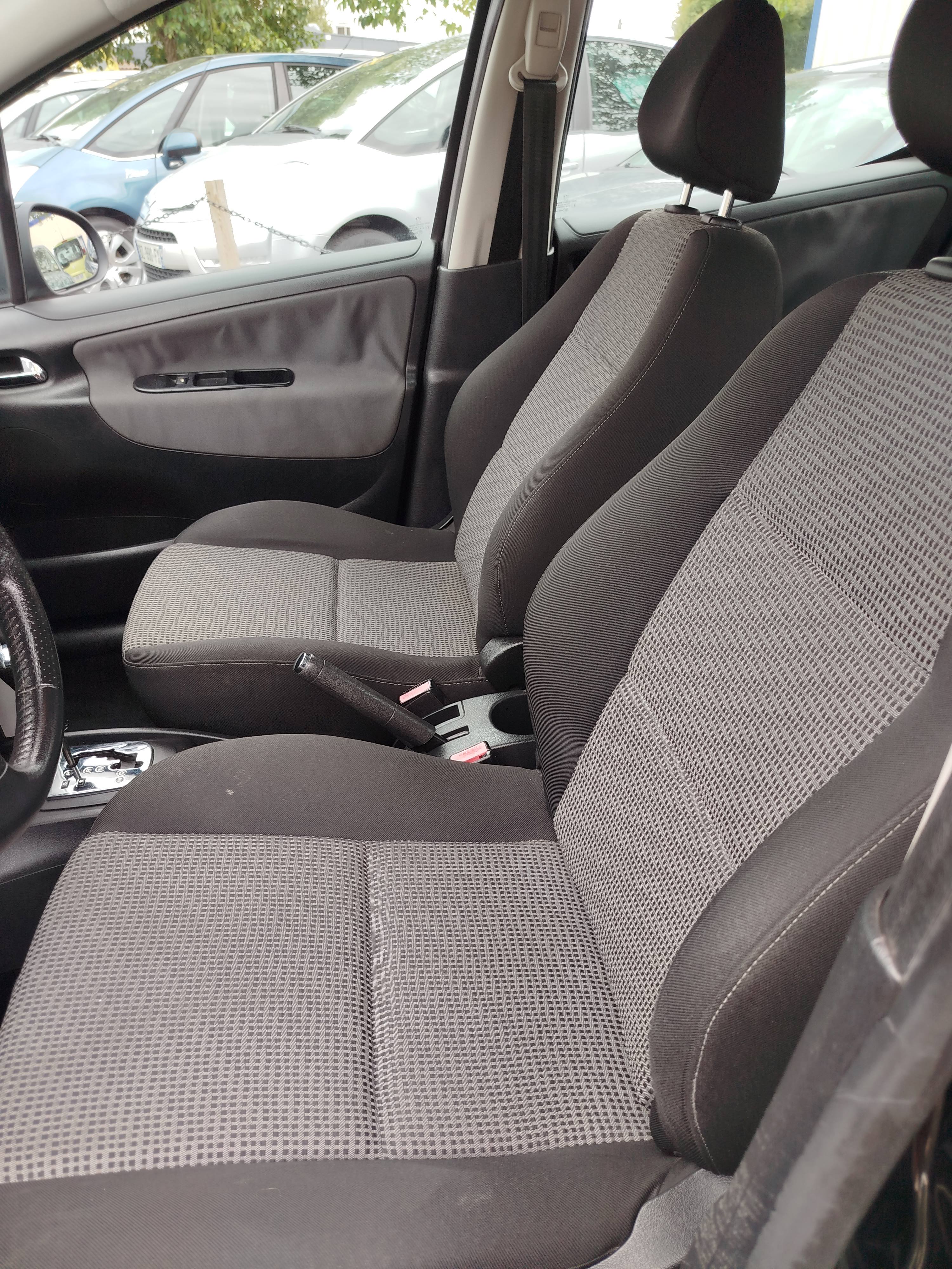 PEUGEOT 207 1.6 VTI 120CHX, BOITE AUTOMATIQUE, MOTEUR A CHAINE DE DISTRIBUTION, CLIM, VITRES ET RETROS ELECTRIQUES, REGULATEUR DE VITESSE, RADAR DE RECUL, REPRISE POSS , GARANTIE 3 MOIS - photo 3