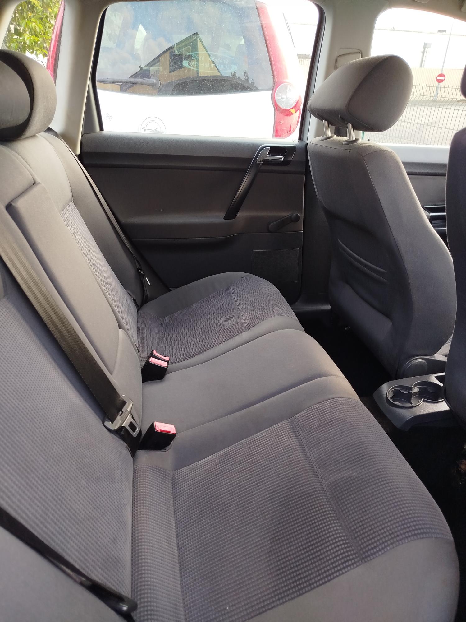 VOLKSWAGEN POLO 1.4 TDI 70 CHX IDEAL JEUNE CONDUCTEUR, CLIM, VITRES ET RETROS ELECTRIQUES, REGULATEUR DE VITESSE,REPRISE POSS ,GARANTIE 3 MOIS - photo 4