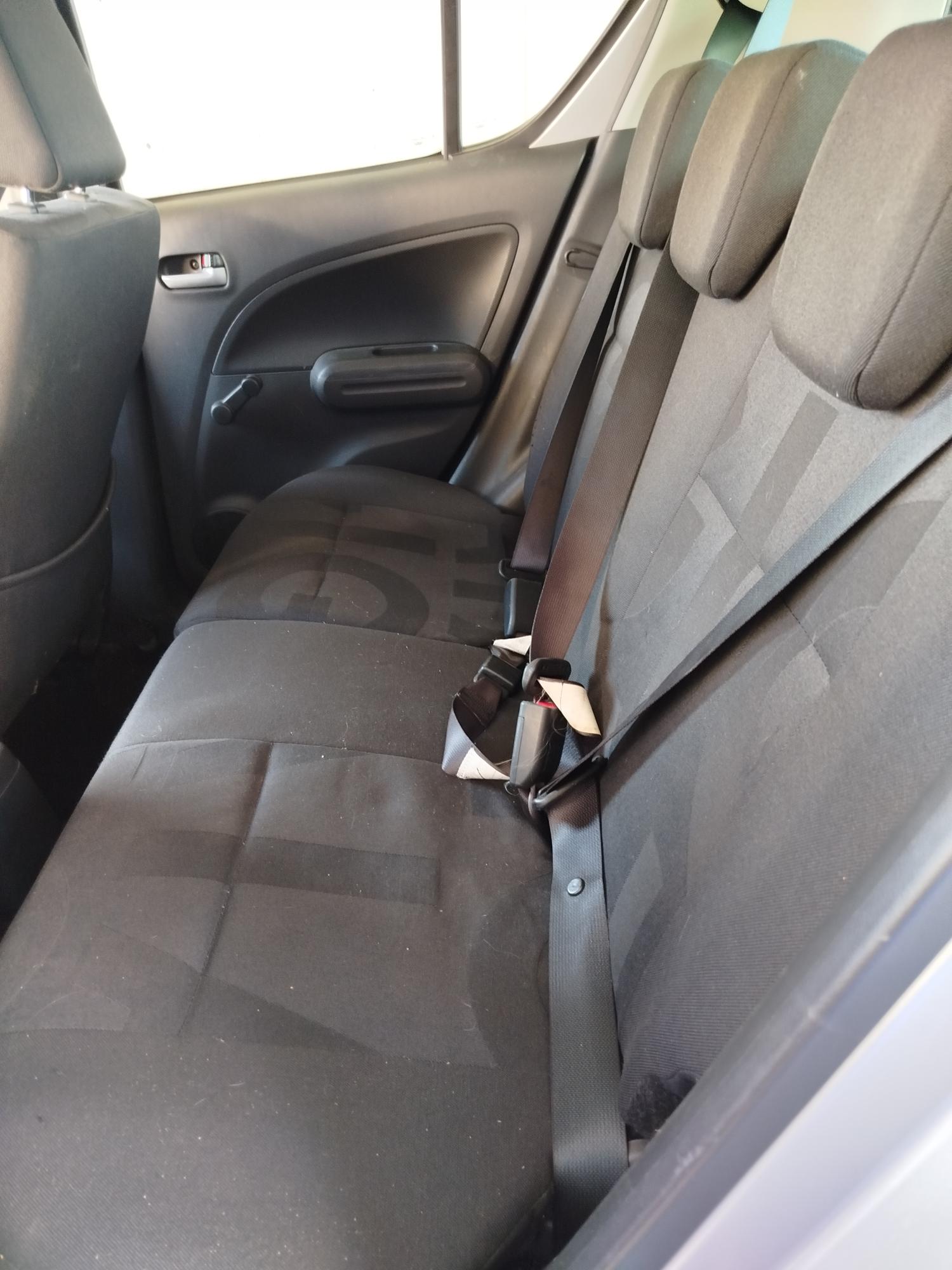 OPEL AGILA 1.2 I ENJOY, 5 PORTES, IDEAL JEUNE CONDUCTEUR, CT OK, MOTEUR A CHAINE, VITRES ET RETROS ELECTRIQUES, RÉVISION EFFECTUÉE, REPRISE POSSIBLE, CLIMATISATION, GARANTIE 6 MOIS - photo 4