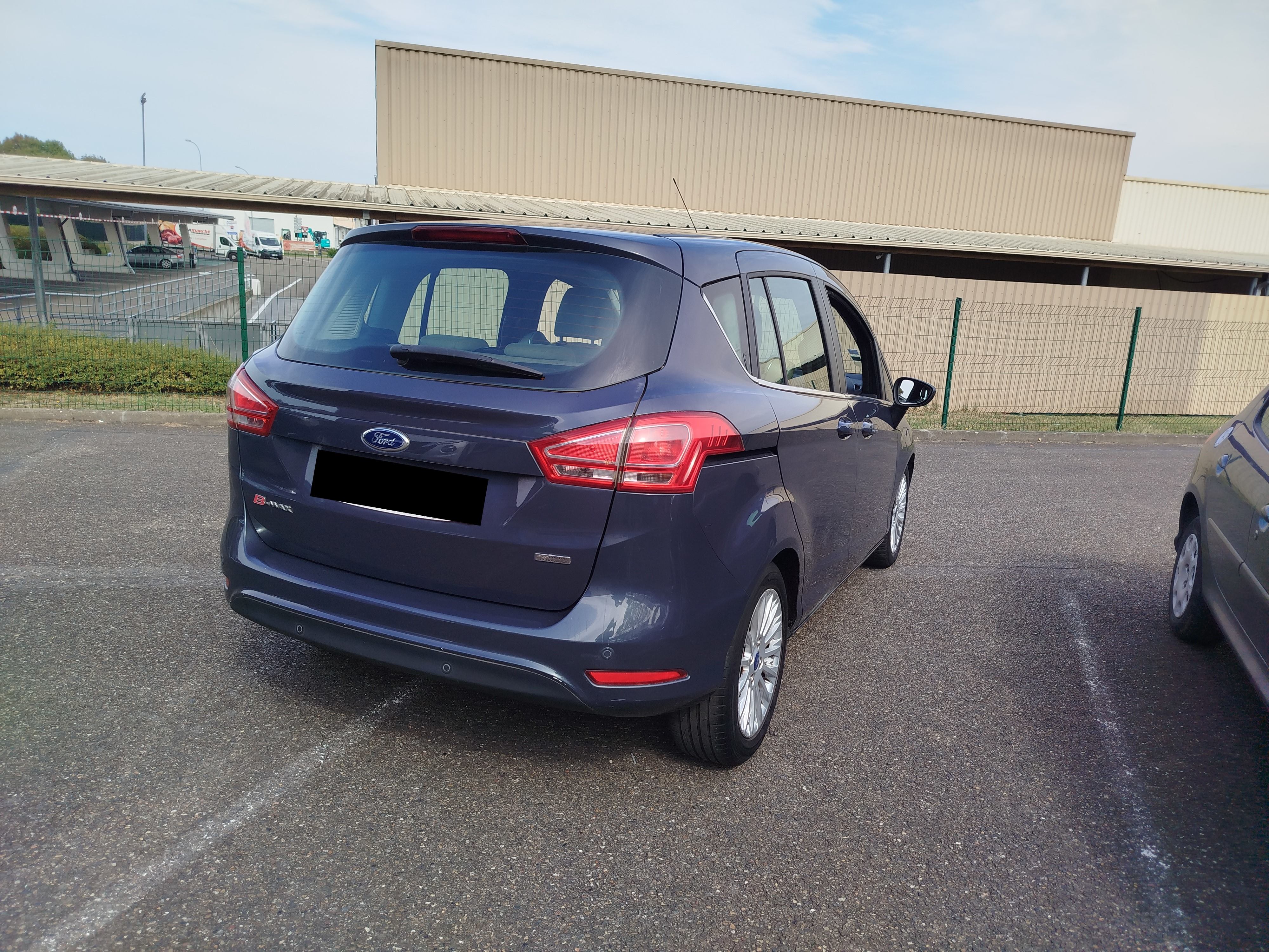 FORD BMAX 1.0 SCTI 125 CHX TITANIUM X , CLIM AUTOMATIQUE, VITRES ET RÉTROS ÉLECTRIQUES, RÉGULATEUR DE VITESSE, RADAR DE RECUL, REPRISE POSSIBLE ,GARANTIE 3 MOIS - photo 4