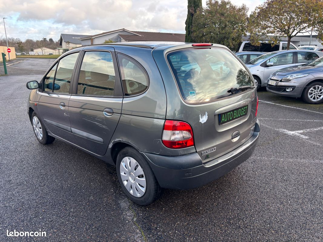 RENAULT SCENIC 1,6 16V 110 CHX CLIM,RETROS ELEC,CT OK, RADIO,KIT DISTRI+POMPE A EAU NEUF,REPR POSS ,GARANTIE 3 MOIS - photo 3