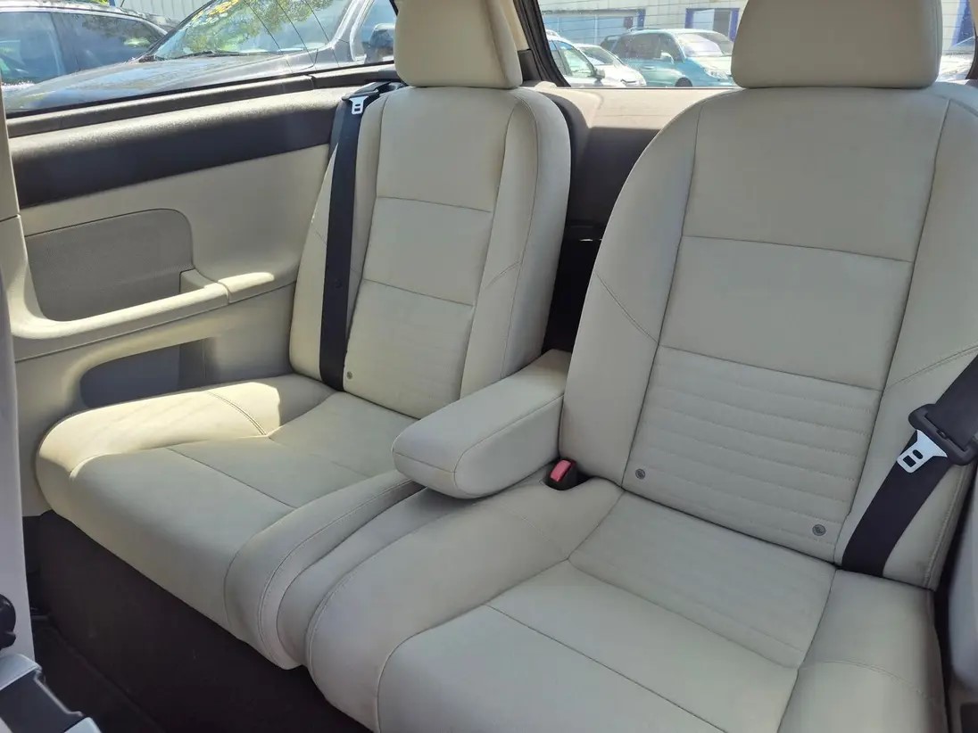 VOLVO C30 R-DESIGN 1.6 D 115CHX, CLIM, REG-VITESSES, VITRES ELECT, FERMETURE CENTRAL, RÉTROS ELEC, CT OK, REVISION EFFECTUÉE, REPR POSS, GARANTIE 3 MOIS - photo 3